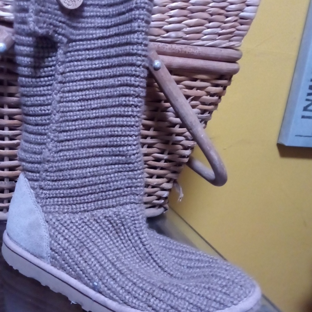 Tall UGGs wool cardy